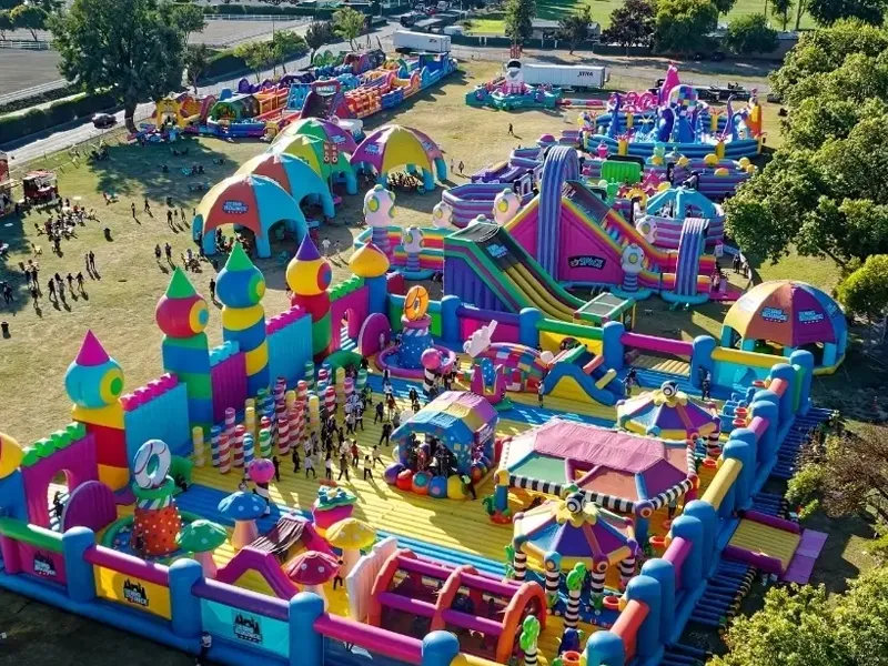 Quale materiale del telone è più adatto per l'uso esterno a lungo termine?